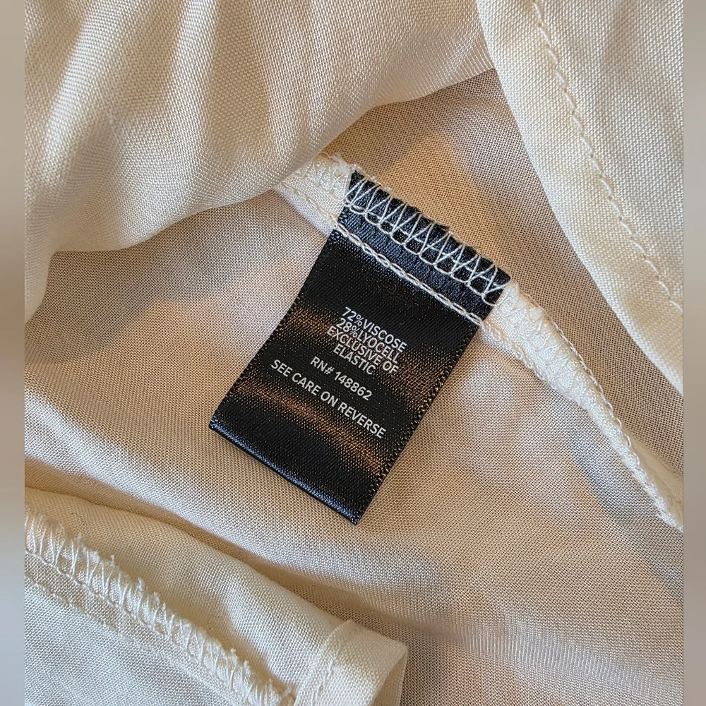 Torrid Plus Size 4X Challis Corset Top Ivory dew Smocked Back New w/ Tags - Picture 9 of 12